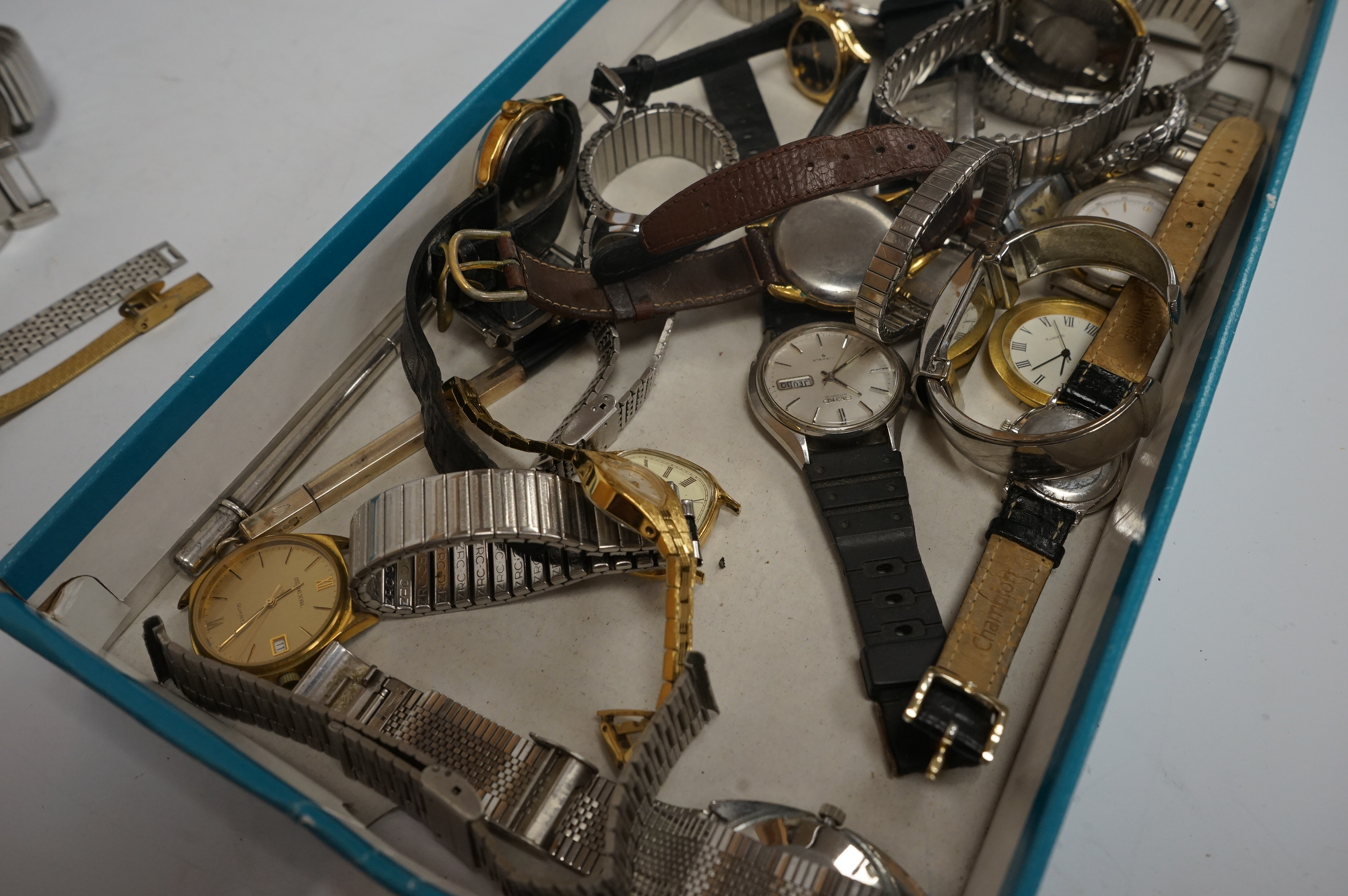 A collection of assorted mainly recent gentleman’s wristwatches including Tissot, Seiko and Timex. Condition - poor to fair